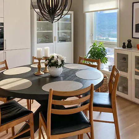 2 Bedroom Cozy In 아파트 *