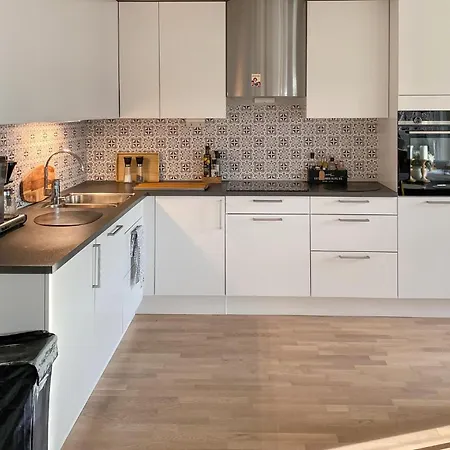 2 Bedroom Cozy In *
