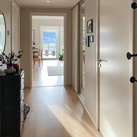 2 Bedroom Cozy In 아파트 올레순