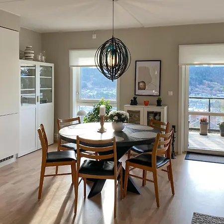 아파트 2 Bedroom Cozy In 올레순